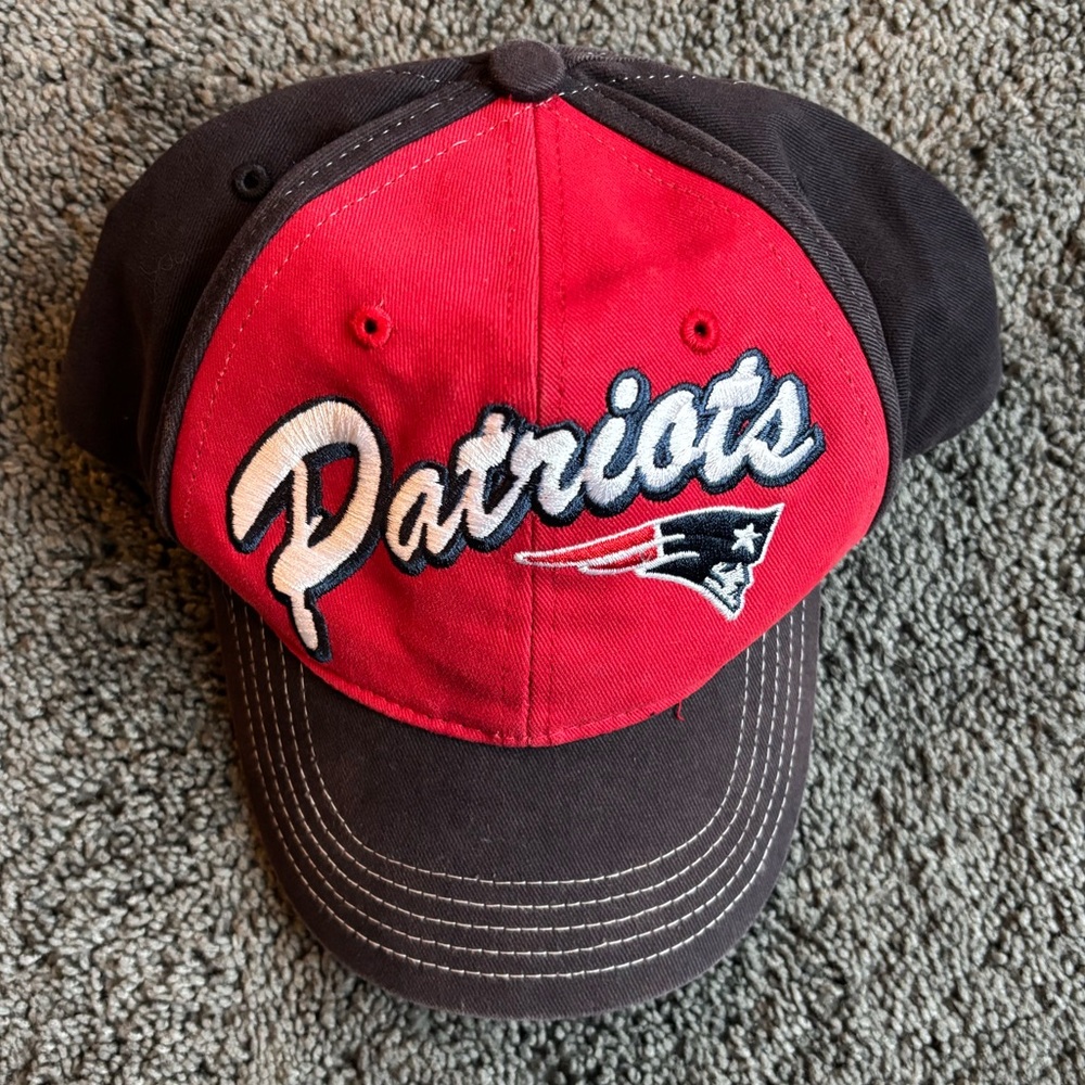 🏈Patriots Red and Black Cap by '47 Brand🏈